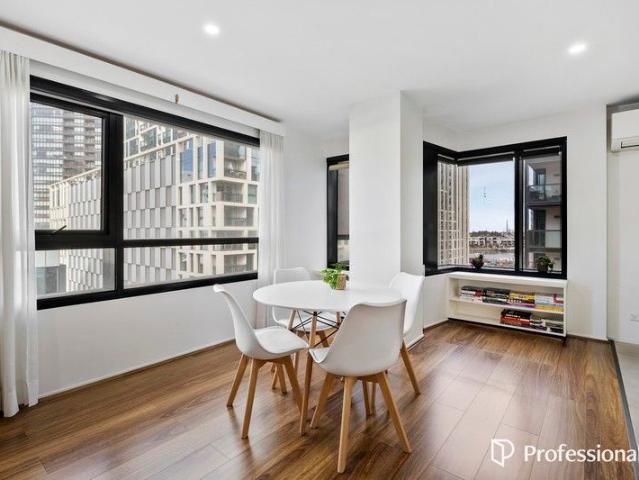 Fabulous, Light Filled & Super Spacious 2 Bedroom with Water Views Docklands Living at Its Best!