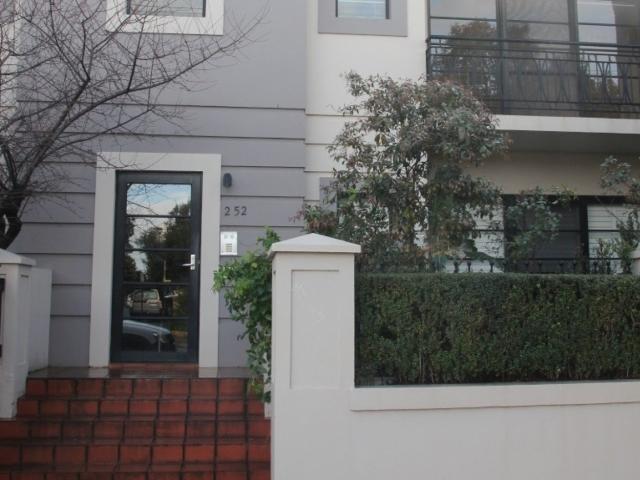 SPACIOUS INNER CITY LIVING NEAR HYDE PARK