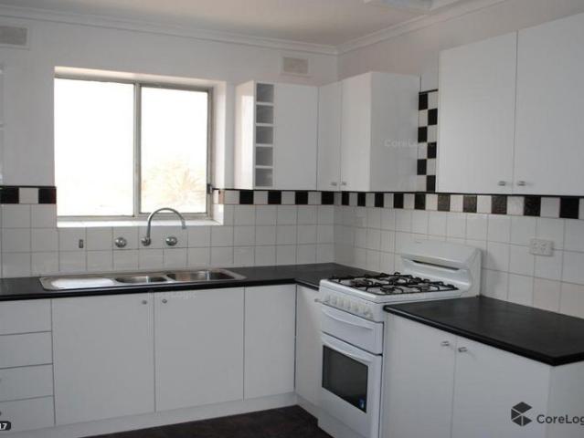 FABULOUS LOCATION BEACHSIDE LOCATION!