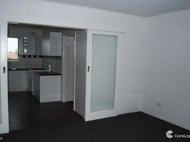 FABULOUS LOCATION BEACHSIDE LOCATION!
