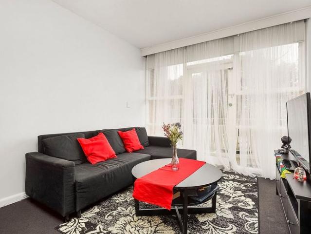 Fabulous Location & Effortless Living!