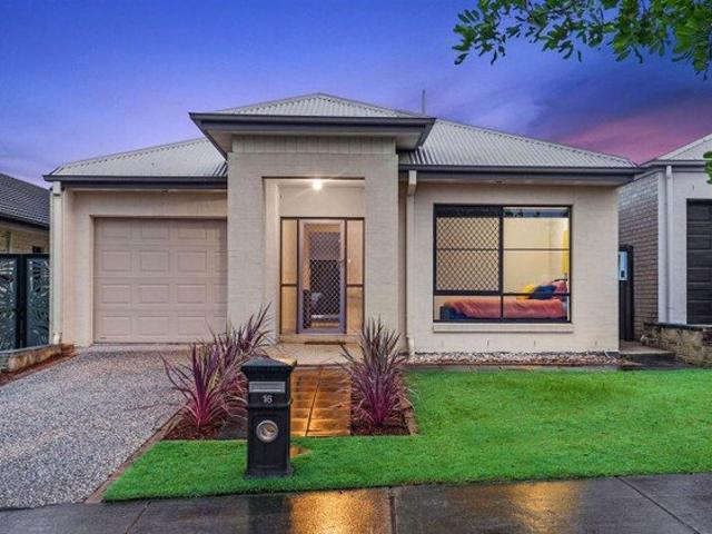 Fabulous low maintenance living in North Lakes