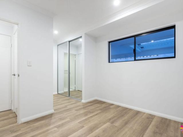 FABULOUS MODERN APARTMENT GREAT LOCATION
