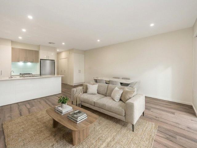 Fabulous Modern Living in a Convenient Lifestyle Location