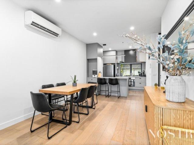 Fabulous Modern Living in a Sensational Reservoir Location !
