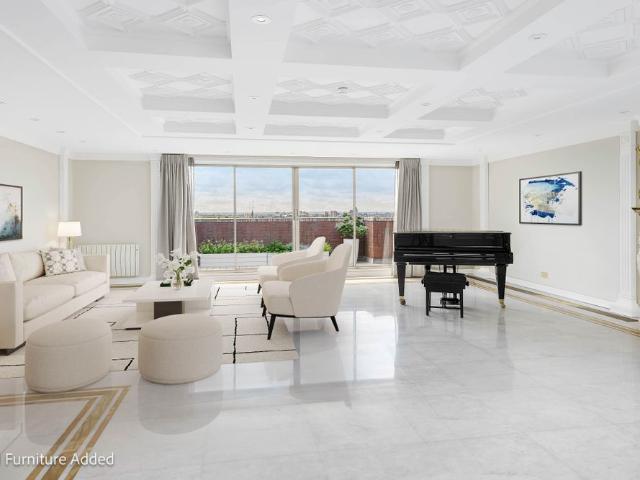 Fabulous penthouse with wraparound terracing and panoramic views of Hyde Park