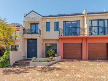 Fabulous, renovated townhouse