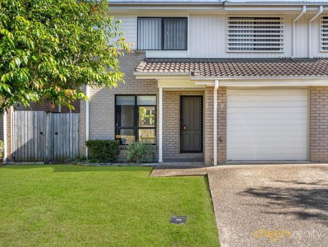 Fabulous & Spacious 3 Bedroom Townhouse