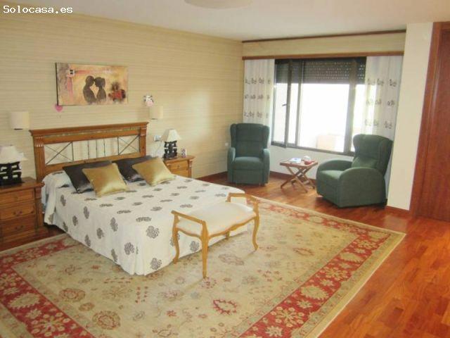 Fabulosa Villa de lujo, OPCIONAL parque de maquinaria pesada, 500 m2 chalet en 3 plantas