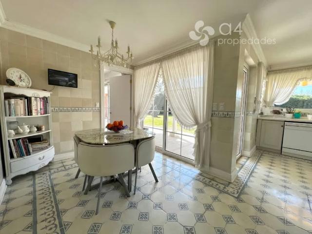 Fabulosa Casa En Sector Las Mercedes De Requínoa. 5 dormitorios por 23000.00 en Requínoa