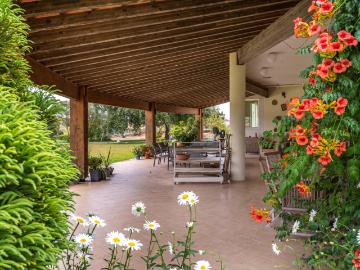 Fabulosa moradia contemporânea com casa de convidados em Santarém