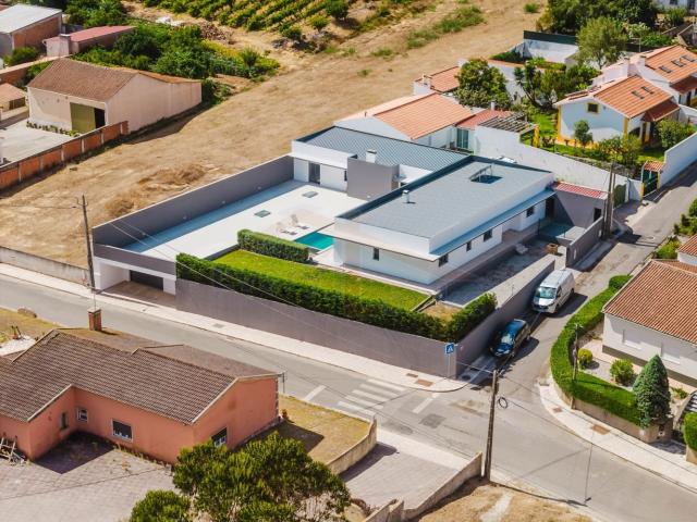 Fabulosa moradia em Olho Marinho 251m² Óbidos Santa Maria
