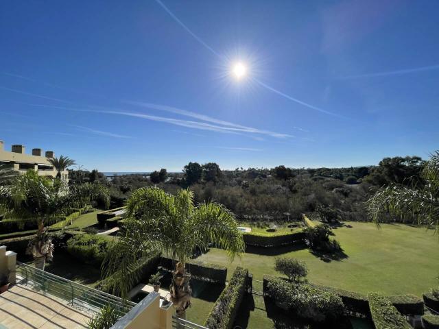 Fabuloso ático dúplex con vistas al mar y río en Sotogrande