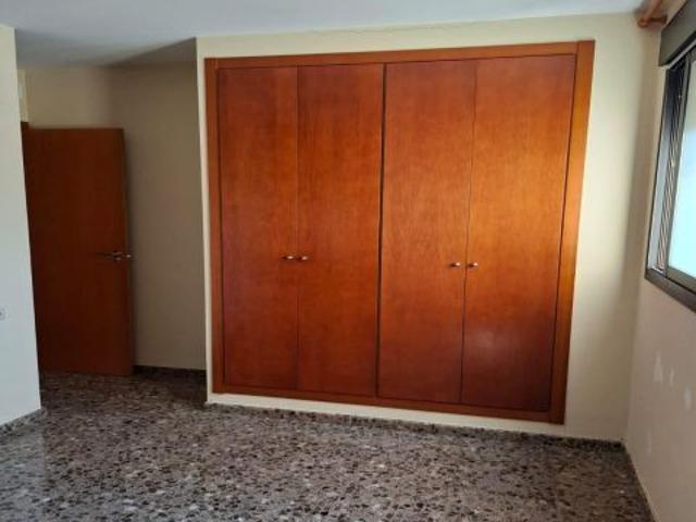 FABULOSO ÁTICO DUPLEX EN BURJASSOT COMPUESTO POR DOS HABITACIONES Y DOS BAÑOS Y UNA ESPECTACULAR TER