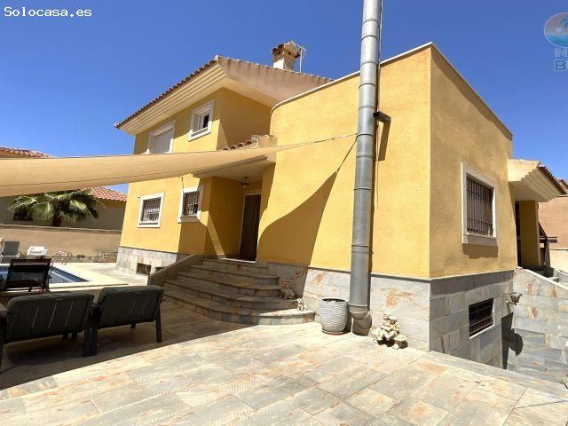 FABULOSO CHALET EN LA CUMBRE CON PISCINA PRIVADA,GRAN PARCELA Y SOTANO