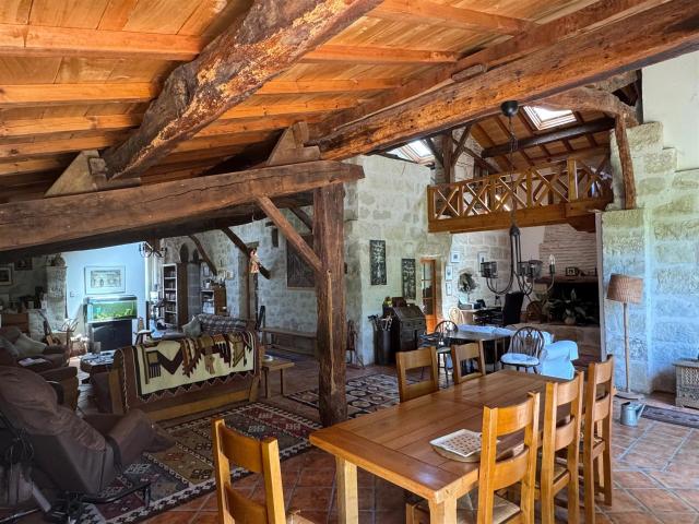 Fabuleuse maison à la campagne 353m² Miramont de Guyenne