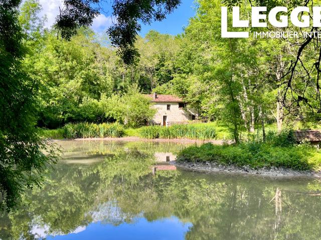 Fabuleuse maison de 5 chambres avec maison du moulin de 2 chambres située dans de superbes jardins et piscine