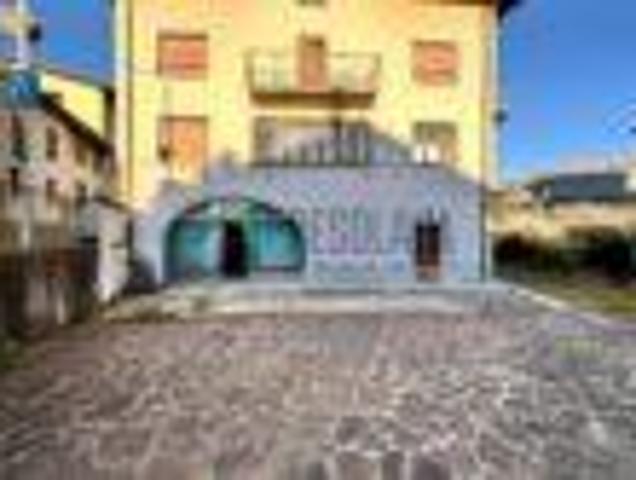 Fabbricato misto in vendita a Cerete