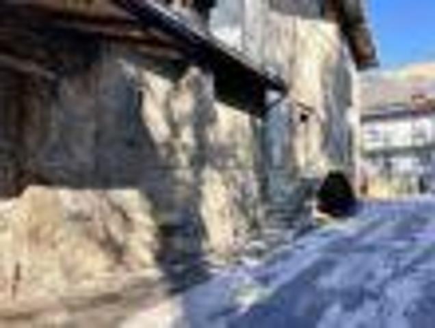 Fabbricato misto in vendita a Fino Del Monte