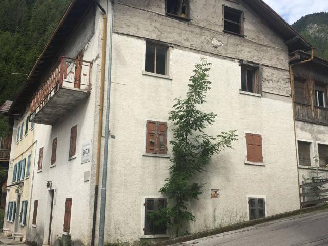 Casa indipendente in vendita a Pieve di Cadore, Nebbi