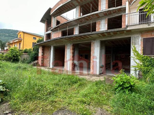 Fabbricato in vendita a Sirignano
