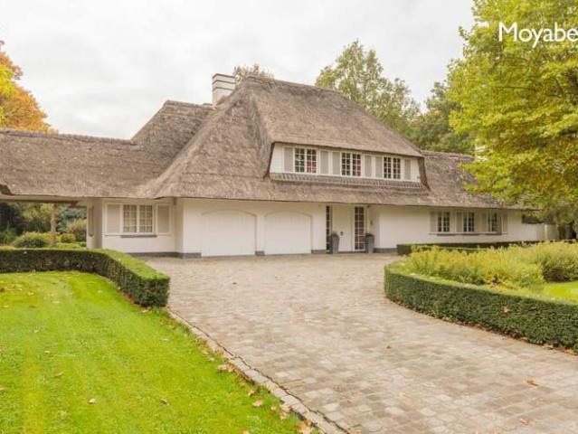 FABELACHTIG LANDHUIS GELEGEN AAN HET BEFAAMDE SCHEUTBOS