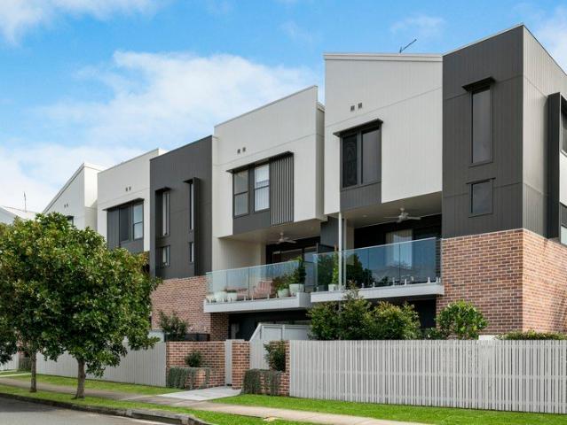 Fables Largest Townhouse with Exceptional Connectivity