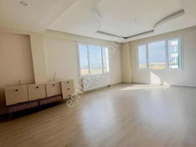Fabrika Mahallesi'de Satılık Lüks 4+1 Daire