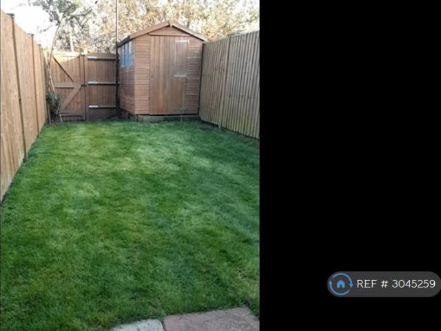 Factory Road, Northfleet, Gravesend. 3 bed terraced house to rent £1,600 pcm £369 pw