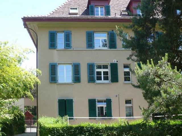 Fachkundig restaurierte 3 Zimmer Wohnung in der Berner Länggasse