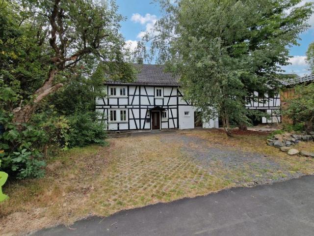 Fachwerk Haus mit großem Grundstück 2204 m², 148 m² Wohnfläche