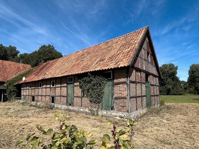 Fachwerk im Grünen mit Baugenehmigung im Landschaftsschutzgebiet