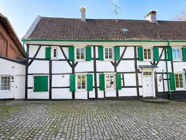 Fachwerkhaus auf einem Reiterhof in Mettmann zu vermieten