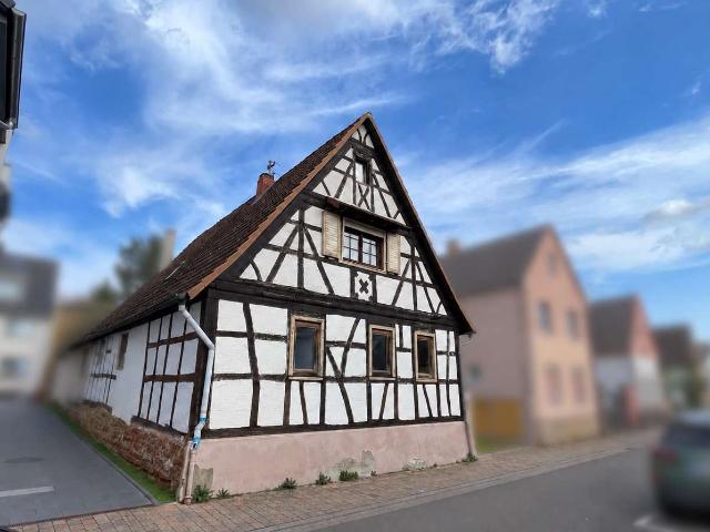 Fachwerkhaus auf 510 m² Grundstück in Feldrandlage