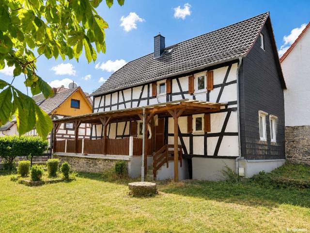 Fachwerkhaus in idyllischer Feldrandlage in Stornfels mit großem Grundstück und Nebengebäuden!