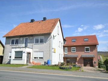 Fachwerkhaus mit ausgebauter Scheune in 37632 Mainzholzen