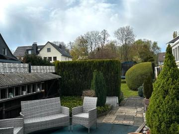 Fachwerkhaus mit großem Garten