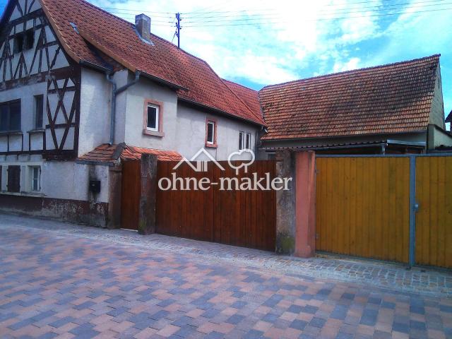 Fachwerkhaus mit Innenhof und Halle