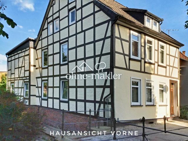 Fachwerkhaus mit Innenhof, Werkstatt und Garage – Altstadt Uelzen, provisionsfrei