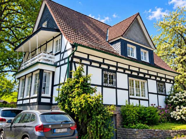Fachwerkhaus mit Traumgarten Bauland