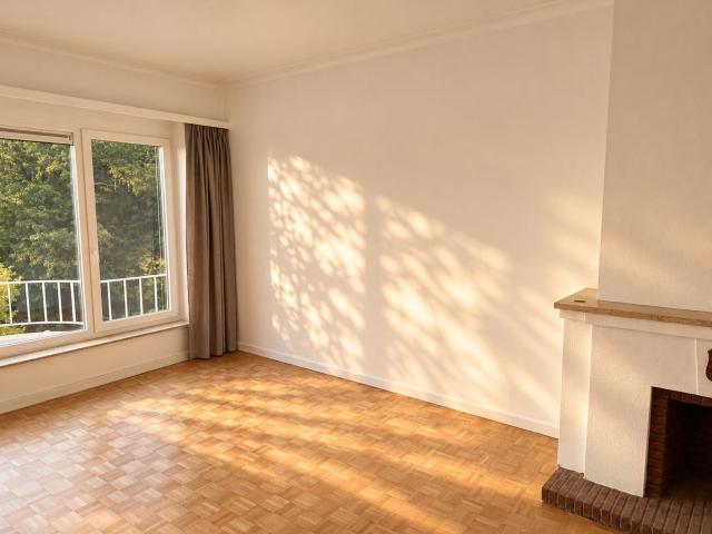 Facing Duden Park 2 bedroom apartment with terraces