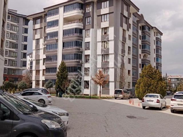 Fahri Kayahan Oran 1 Sitesi'nde Satılık 4+1 Daire 200m²