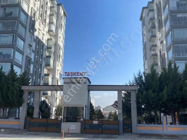 Fahri Kayahan Taşkent Konutları Site İçi 4+1 Daire