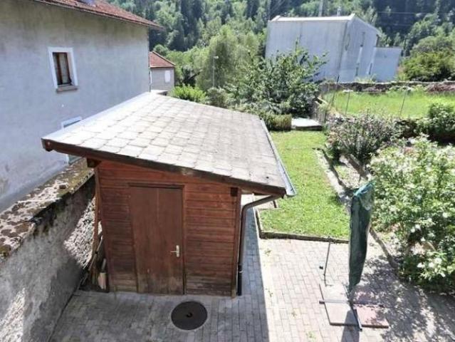 Faido Freistehendes Haus mit Garten, renoviert im Herzen der Leventina