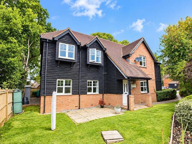 Fair Oak 1 bed flat to rent £1,150 pcm £265 pw