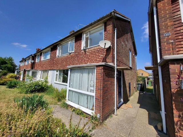 Fair Oak Drive, Luton LU2, 2 bed maisonette to rent, £1,100 pcm | PrimeLocation