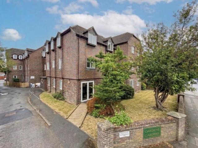 Fair Oak Road, Eastleigh, SO50 2 bed apartment to rent £1,100 pcm £254 pw