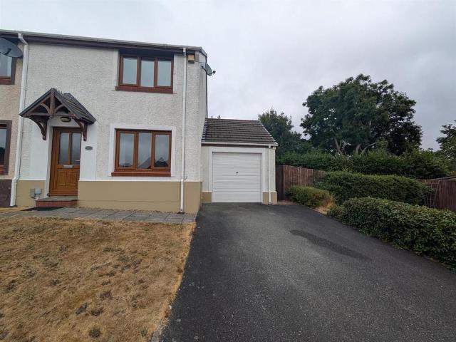 Fair Oakes*, Haverfordwest 2 bed semi detached house to rent £895 pcm £207 pw