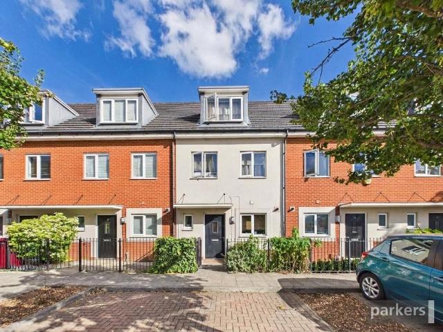 Fair Isle Way, Berkshire RG2 3 bed townhouse to rent £1,800 pcm £415 pw