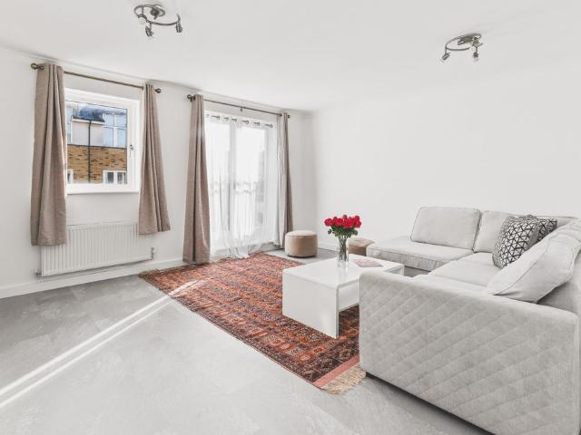 Fairclough Close, Greater London UB5, 4 bed town house to rent, £4,050 pcm | PrimeLocation